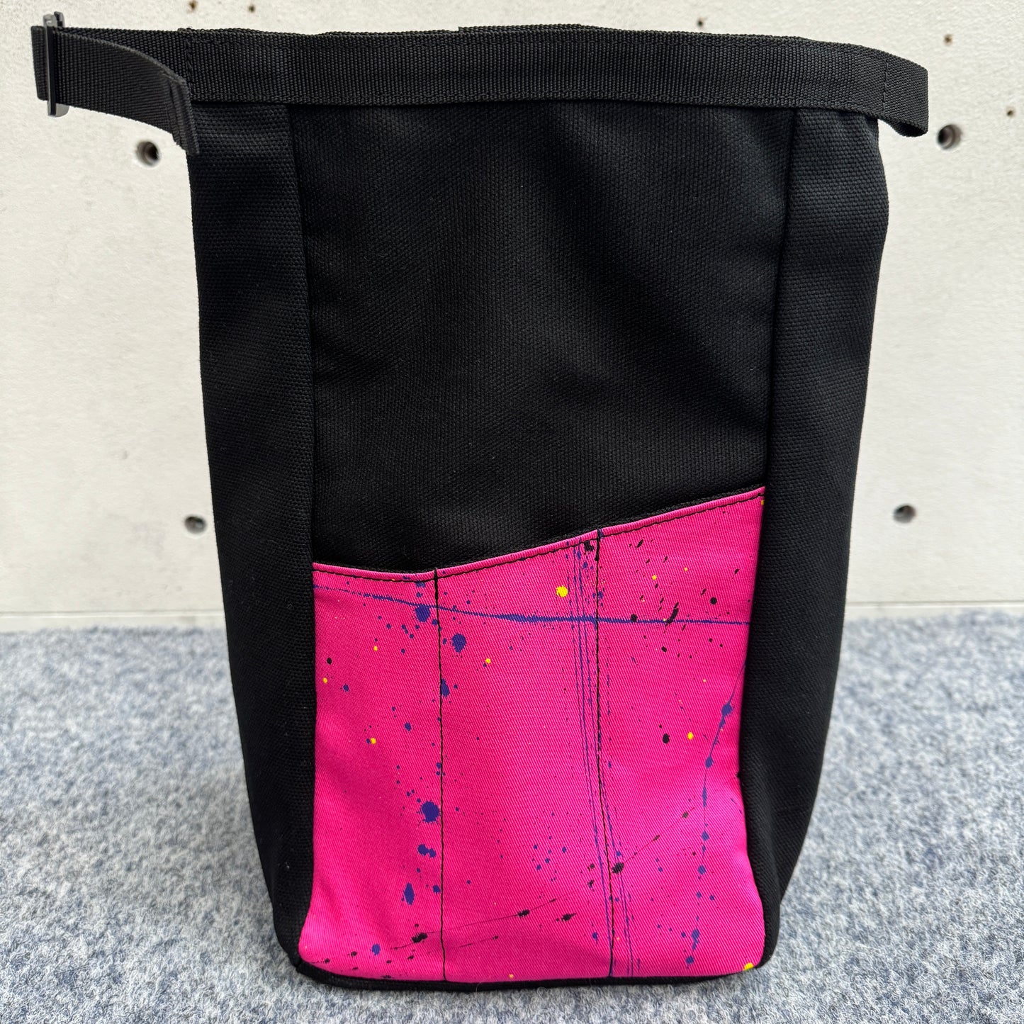 Barmy Barry boulder bucket